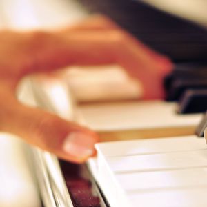 露脸超嫩97后沙发白浆
